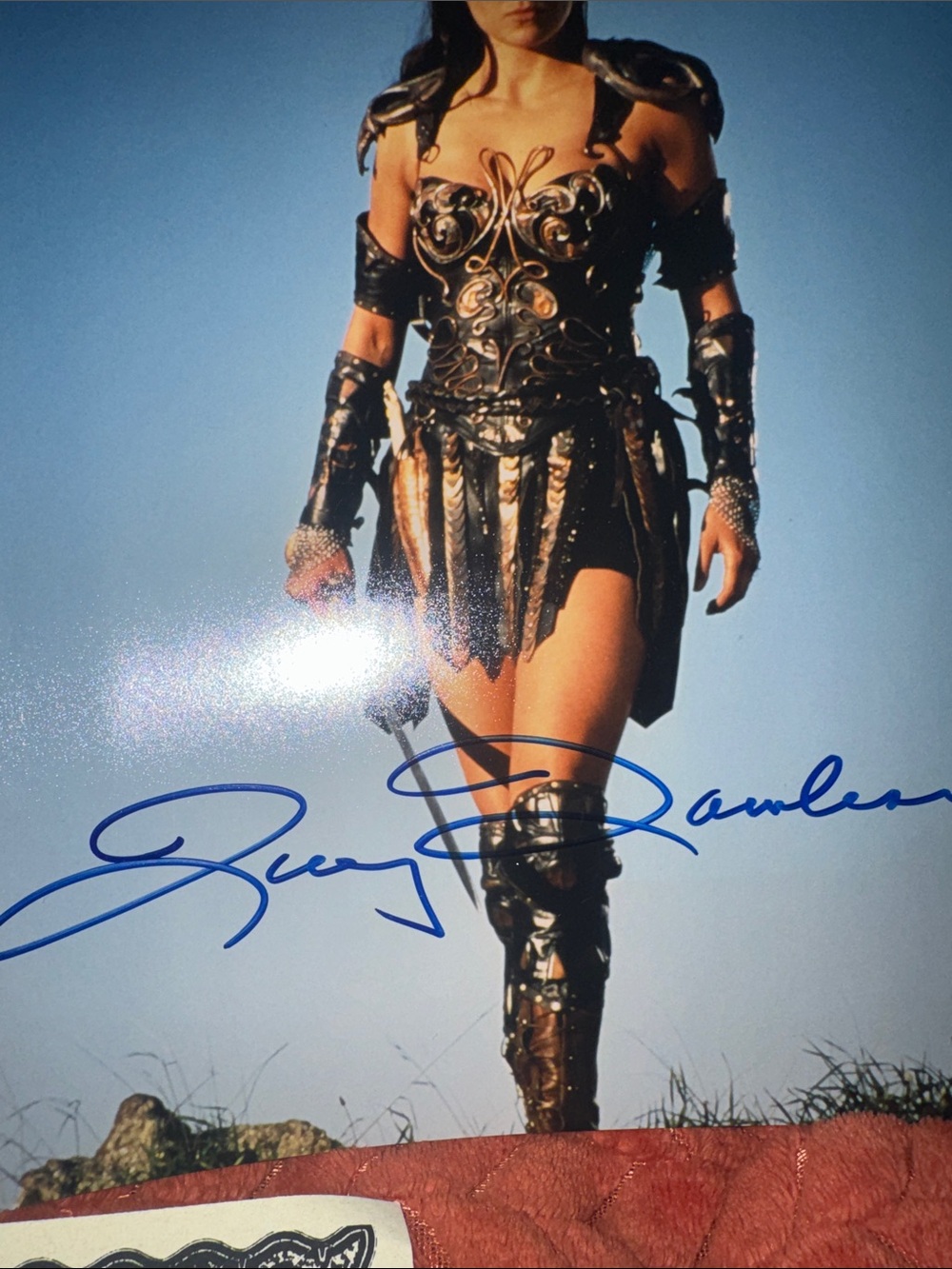 M Rare Vintage Lucy Lawless Signed Xena: Warrior Princess 8x10 Photo w/ COA - Picture 2 of 7
